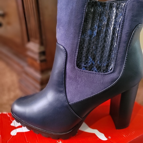 Shoes - Picture 4 of 4